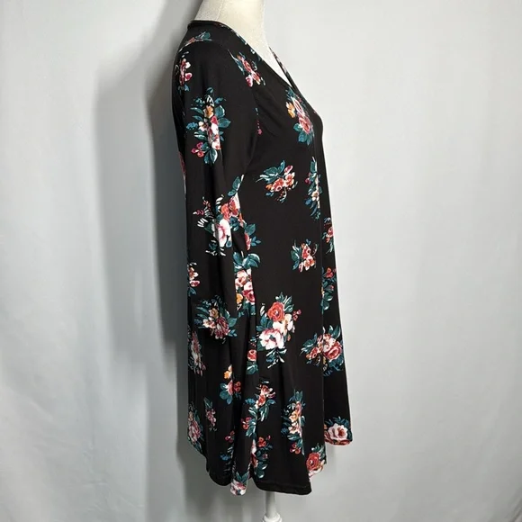 ❤️3/$30 Lildy Floral 3/4 Sleeve Black Tunic Dress - Picture 4 of 9